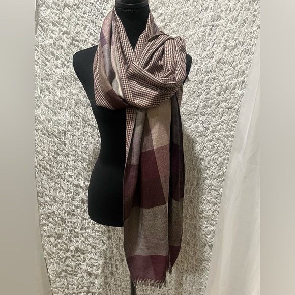 4YOU REVERSIBLE GINGHAM PLAID SCARF GRAY AND WINE COLOR, PREPPY, SIZE 68”X 22” - Picture 4 of 10